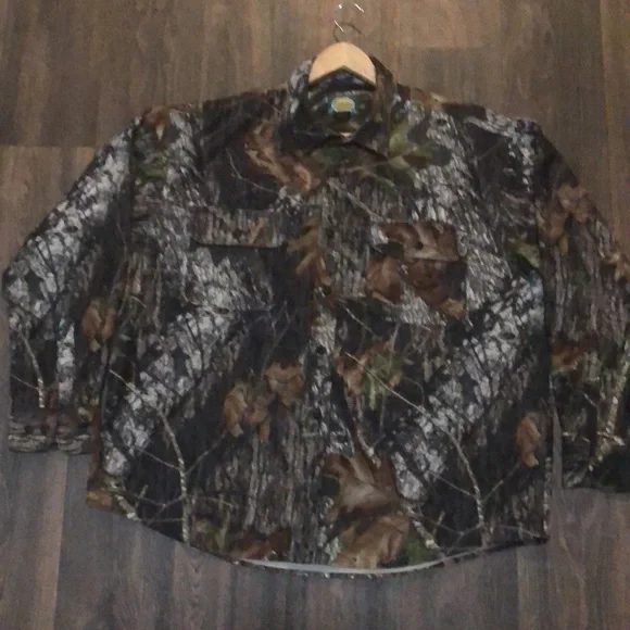 Cabela's Brown and Green Casual Button Down Shirt - Picture 2 of 8